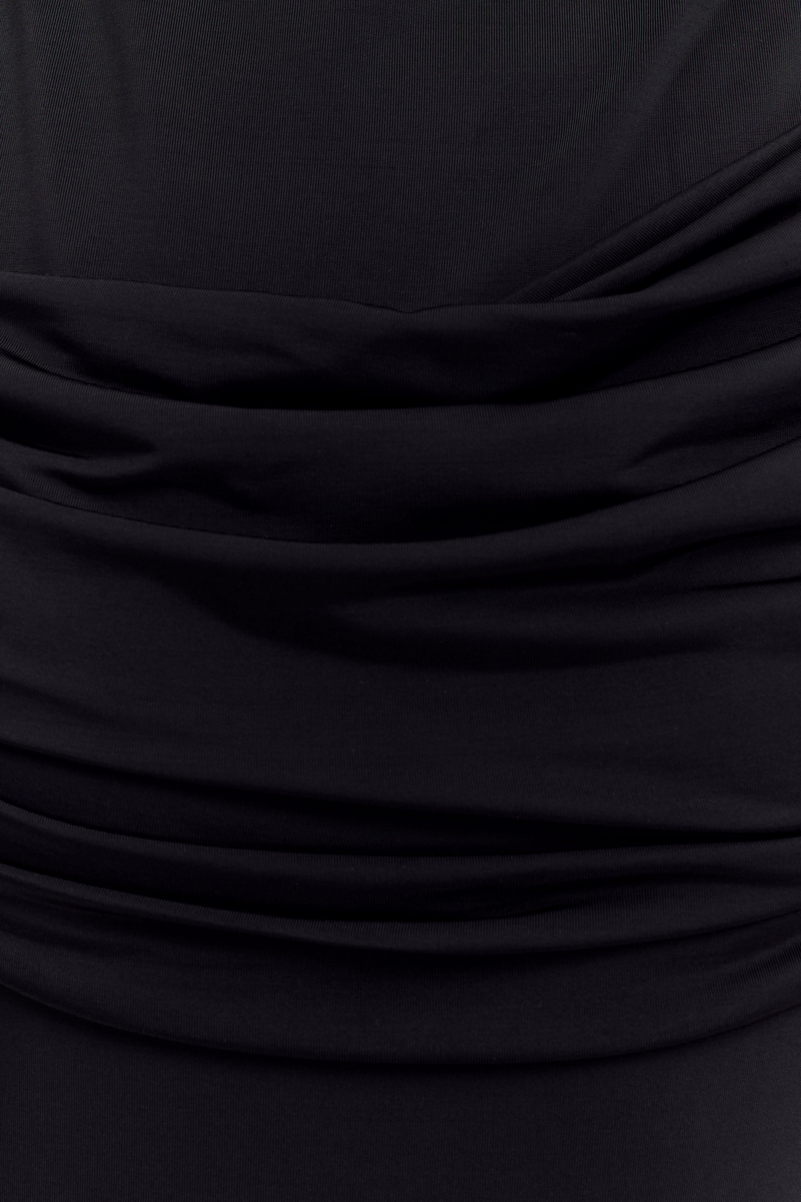 Siyah Henley Slinky Maxi Elbise - Şık ve Rahat Tasarım