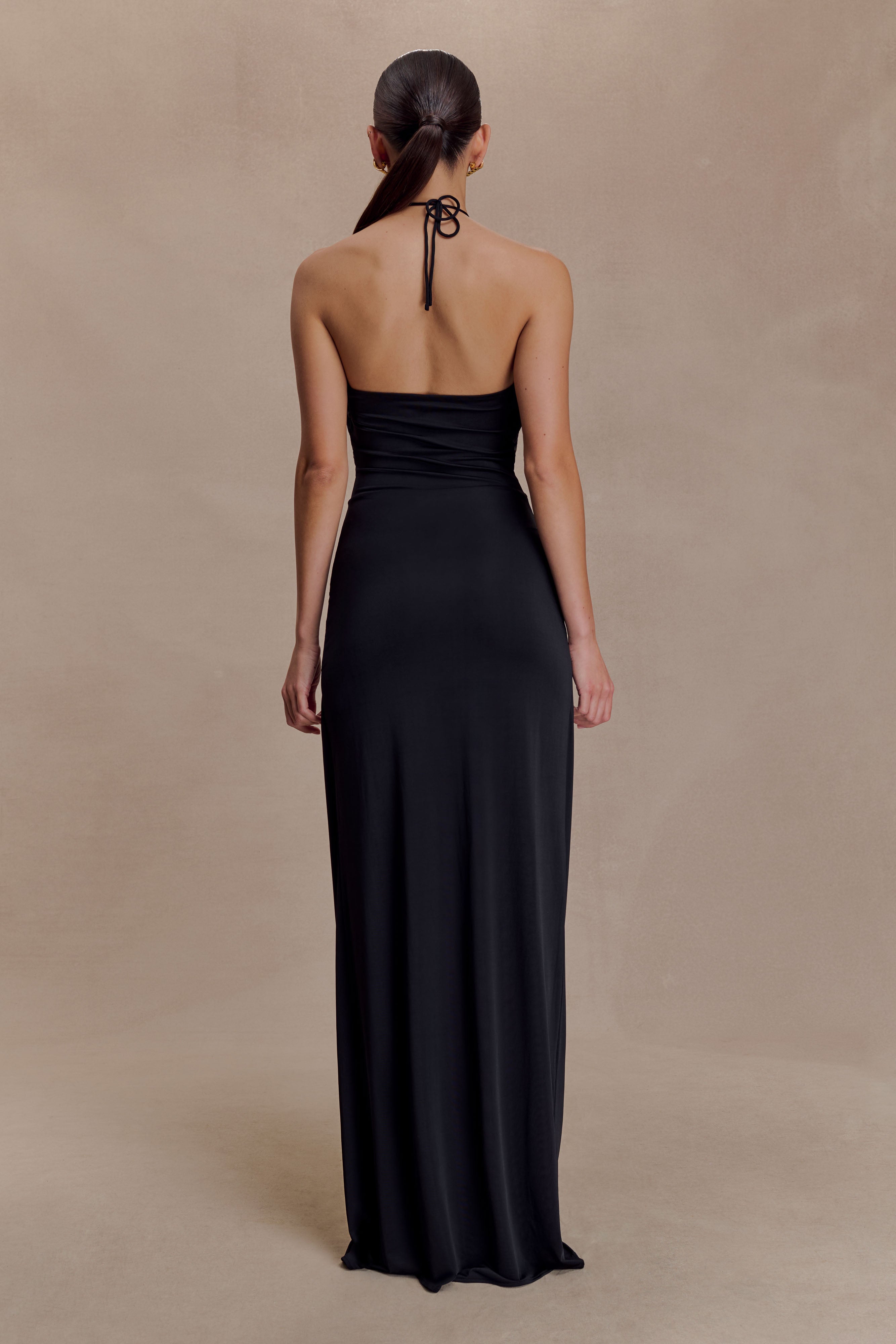 Quincy Siyah Halter Maxi Elbise - Şık Donanım Detaylarıyla