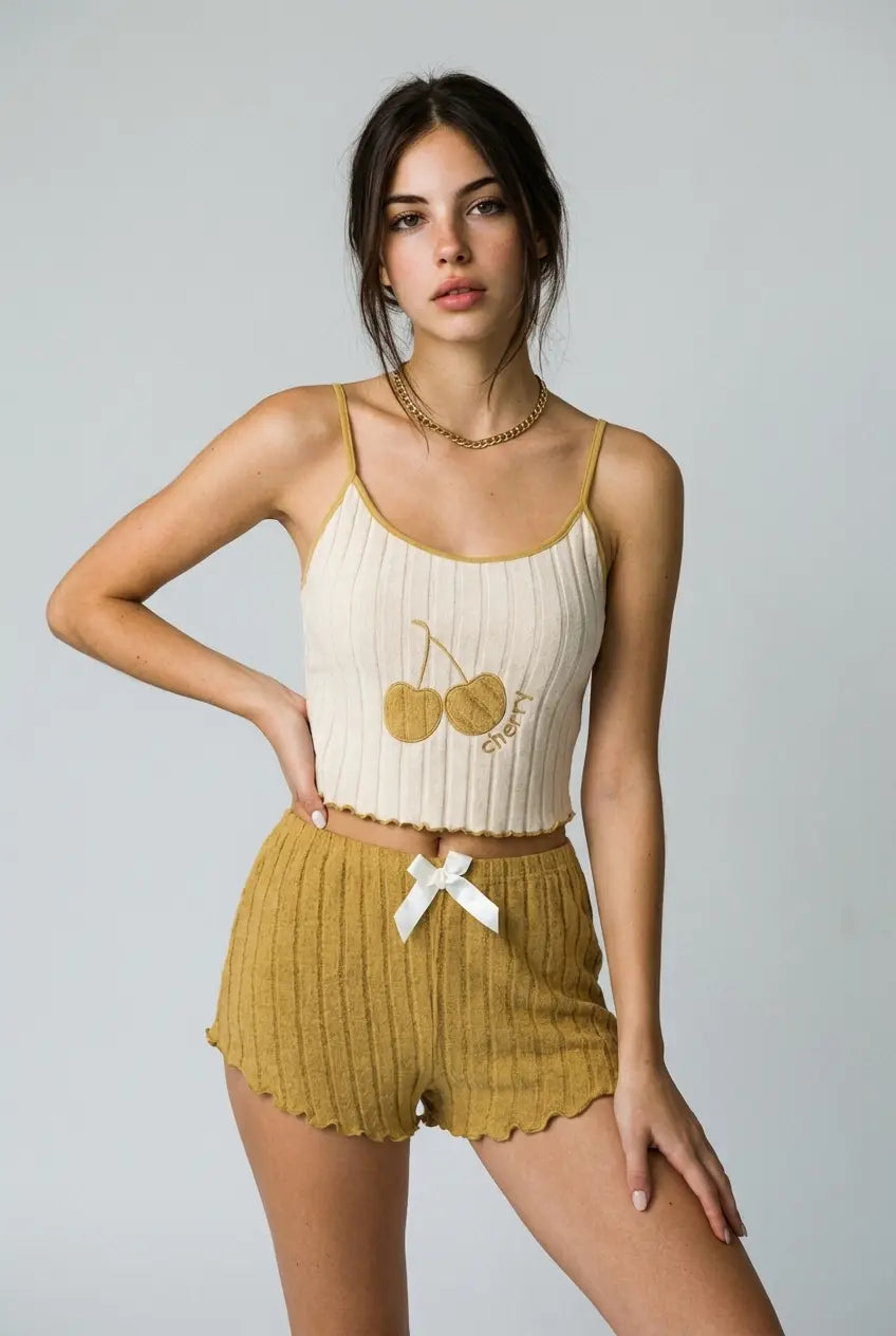 Çizgili Sarı Büyük Kiraz Pijama Takımı