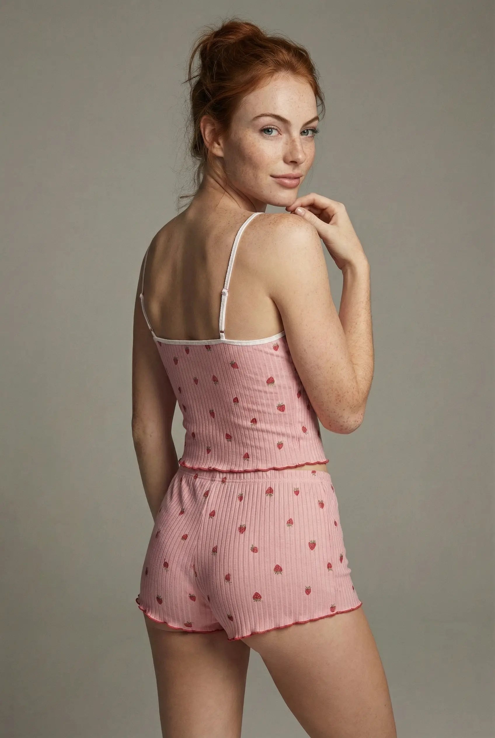 Çilek Rüyası Ribanalı Pijama Takımı - Pembe
