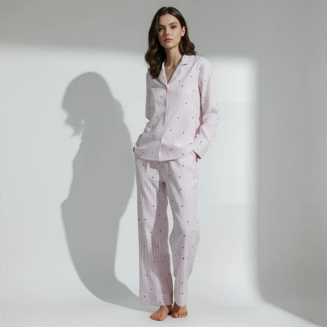Kalp Desenli Uzun Kollu Pijama Takımı - Şık ve Rahat
