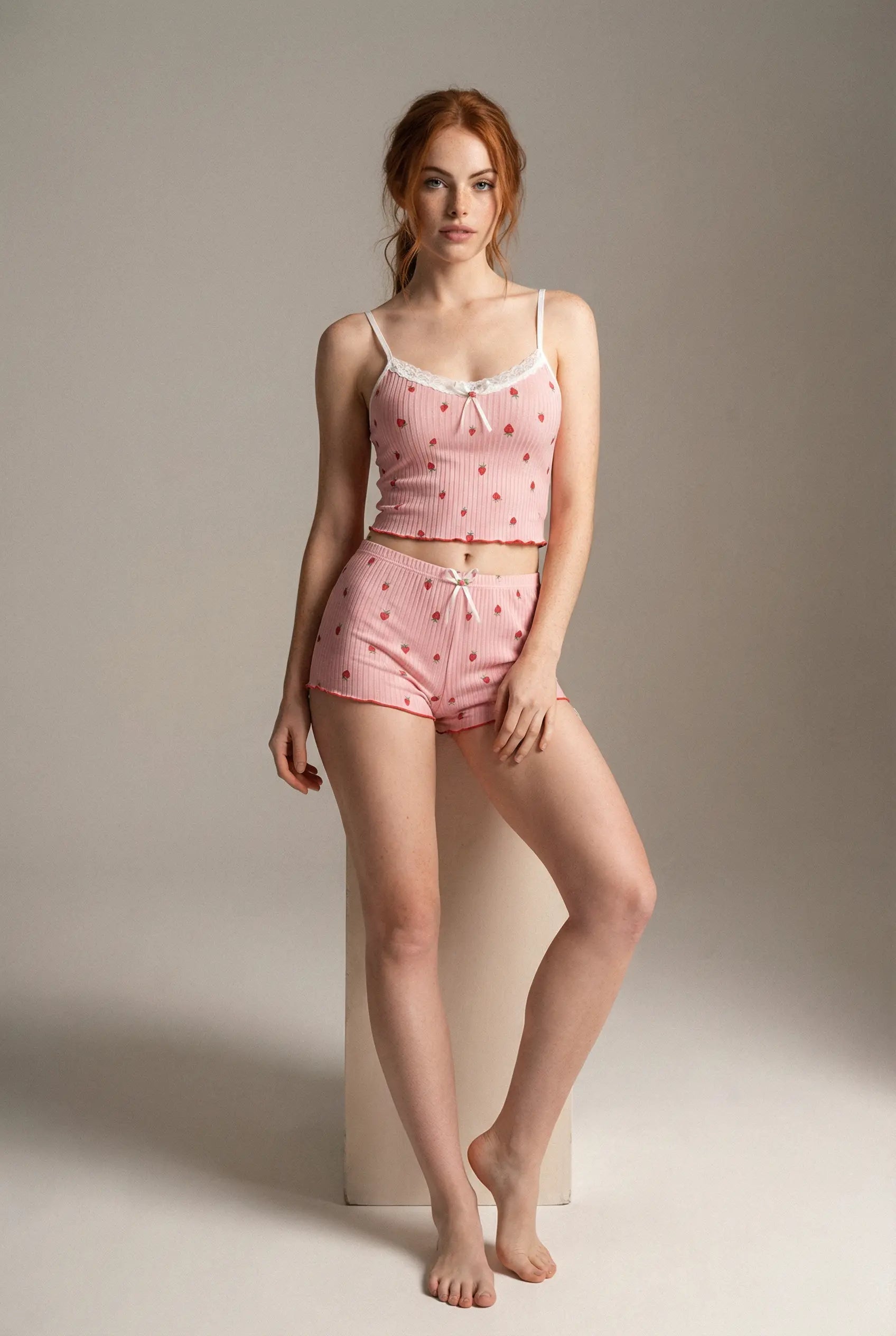 Çilek Rüyası Ribanalı Pijama Takımı - Pembe
